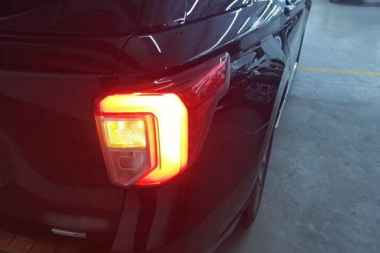 Used Ford Explorer 2020 EcoBoost 285 Four-Wheel Drive Trend Edition 6 Seats Right Rear Taillight