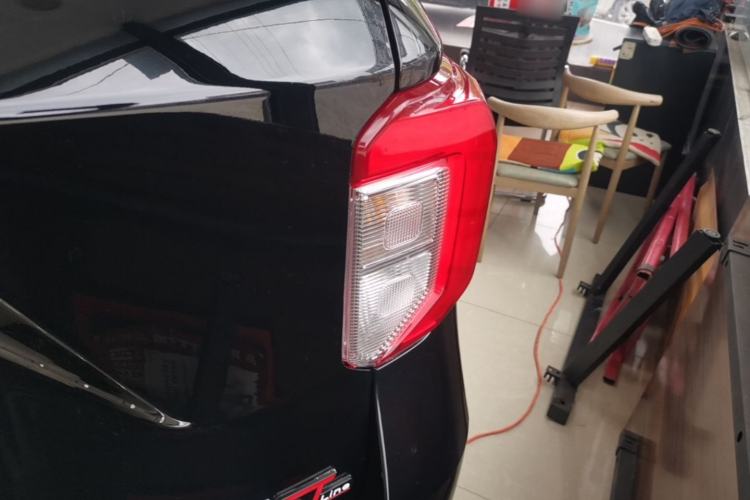Used Ford Explorer 2020 EcoBoost 285 4x4 Titanium Edition 6 Seats Right Rear Taillight
