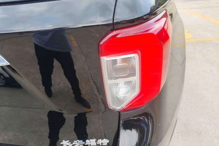Used Ford Explorer 2020 EcoBoost 285 Rear-Drive Trend Edition 7-Seater Right Rear Taillight