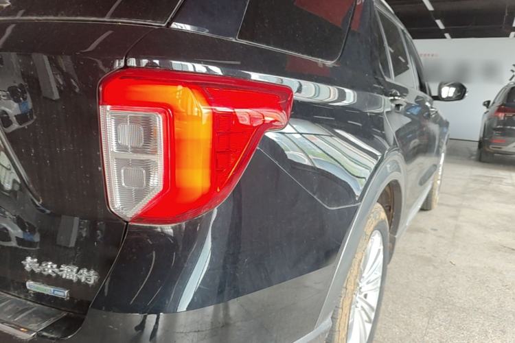 Used Ford Explorer 2020 EcoBoost 285 4x4 Titanium Edition 7-Seater Right Rear Taillight