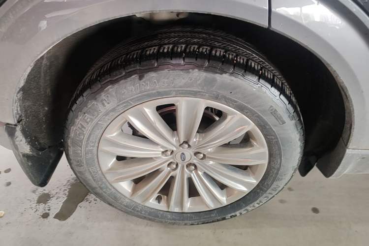 Used Ford Explorer 2020 EcoBoost 285 4x4 Titanium Edition 6 Seats Right Rear Wheel Hub