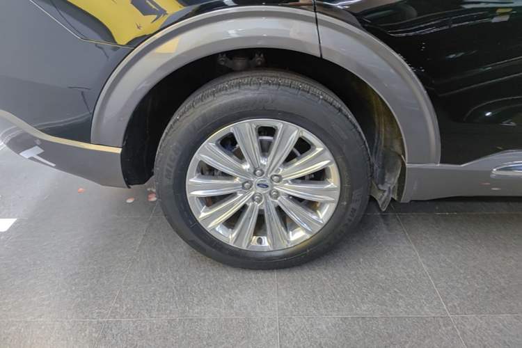 Used Ford Explorer 2020 EcoBoost 285 4x4 Titanium Edition 6 Seats Right Rear Wheel Hub