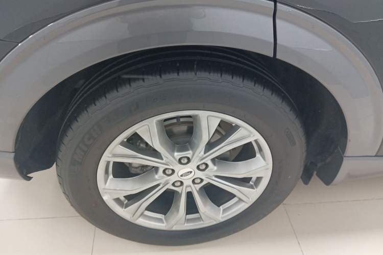 Used Ford Explorer 2020 EcoBoost 285 Rear-Drive Trend Edition 7-Seater Right Rear Wheel Hub