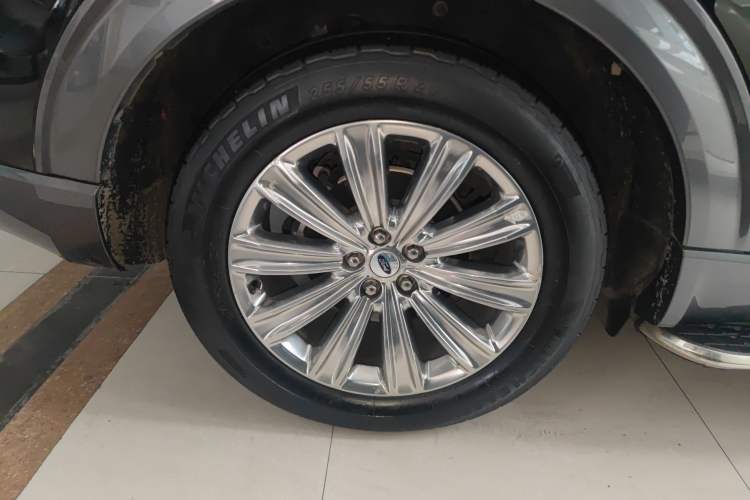 Used Ford Explorer 2020 EcoBoost 285 Rear-Drive Trend Edition 7-Seater Right Rear Wheel Hub