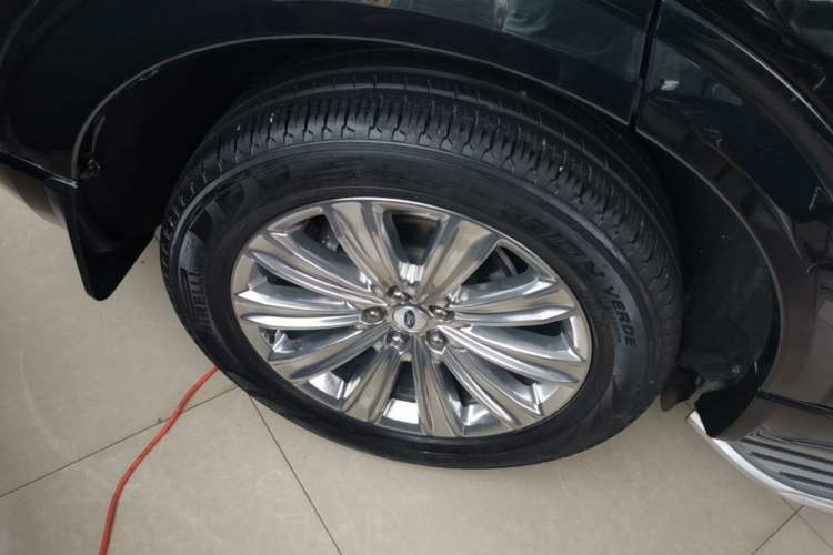 Used Ford Explorer 2020 EcoBoost 285 4x4 Titanium Edition 6 Seats Right Rear Wheel Hub