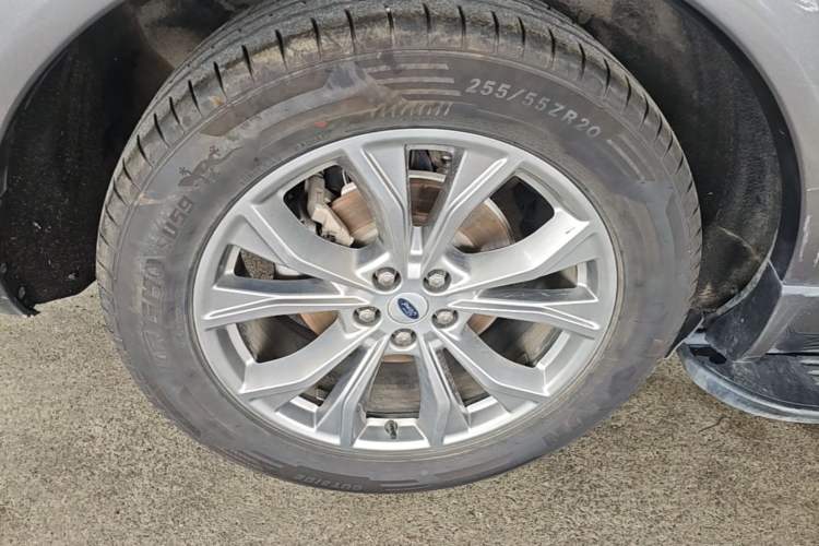 Used Ford Explorer 2020 EcoBoost 285 Rear-Drive Trend Edition 6 Seats Right Rear Wheel Hub