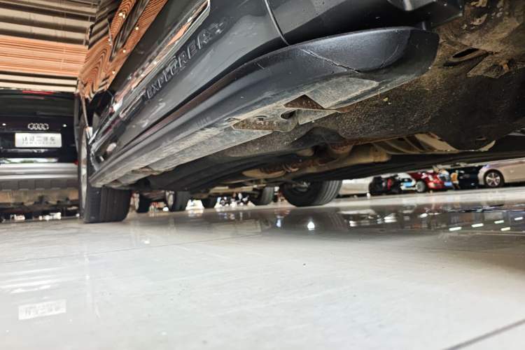 Used Ford Explorer 2020 EcoBoost 285 Rear-Drive Trend Edition 7-Seater Right Side Sill