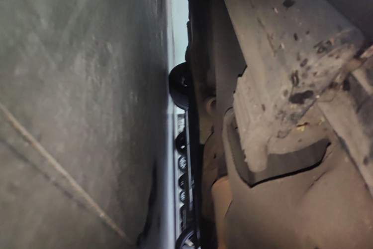 Used Ford Explorer 2020 EcoBoost 285 4x4 Titanium Edition 6 Seats Right Side Sill
