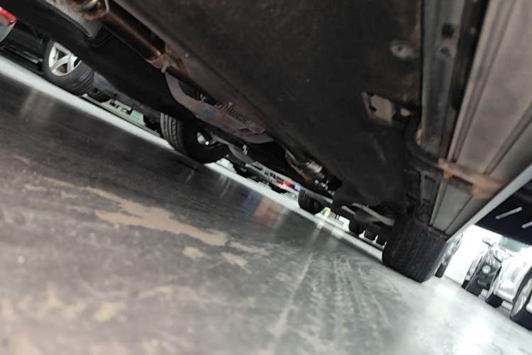 Used Ford Explorer 2020 EcoBoost 285 Four-Wheel Drive Trend Edition 6 Seats Right Side Sill