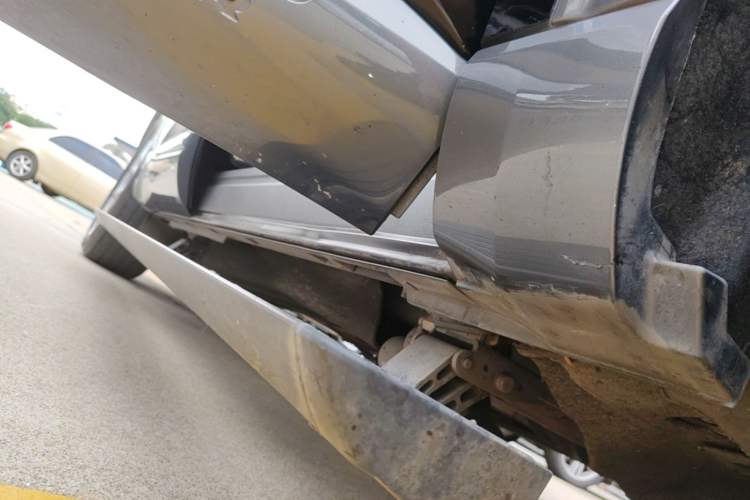 Used Ford Explorer 2020 EcoBoost 285 Rear-Drive Trend Edition 7-Seater Right Side Sill