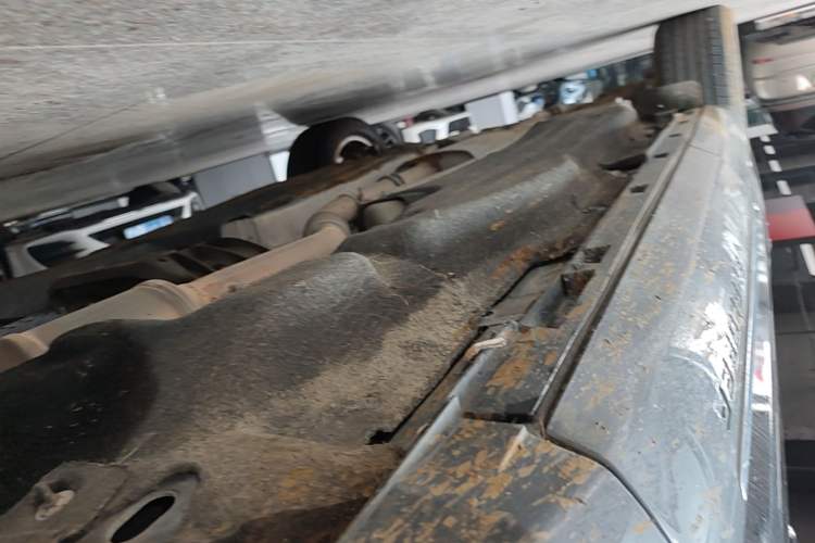 Used Ford Explorer 2020 EcoBoost 285 4x4 Titanium Edition 7-Seater Right Side Sill