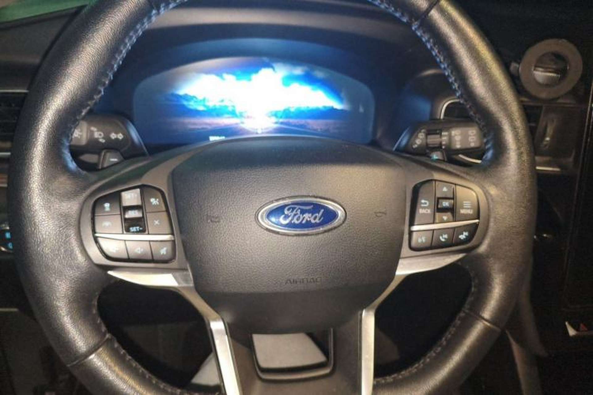 Used Ford Explorer 2020 EcoBoost 285 4x4 Titanium Edition 6 Seats Steering Wheel