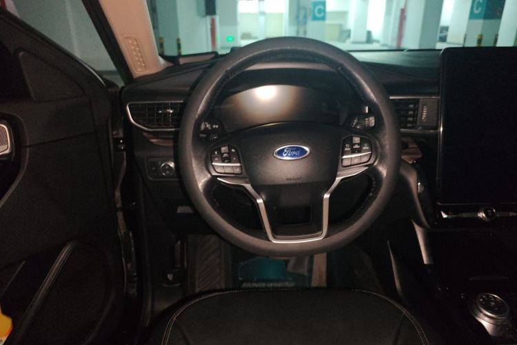 Used Ford Explorer 2020 EcoBoost 285 4x4 Titanium Edition 6 Seats Steering Wheel