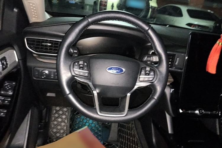 Used Ford Explorer 2020 EcoBoost 285 4x4 Titanium Edition 6 Seats Steering Wheel