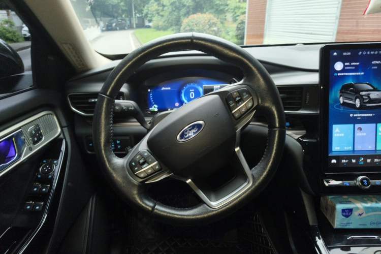 Used Ford Explorer 2020 EcoBoost 285 4x4 Titanium Edition 6 Seats Steering Wheel