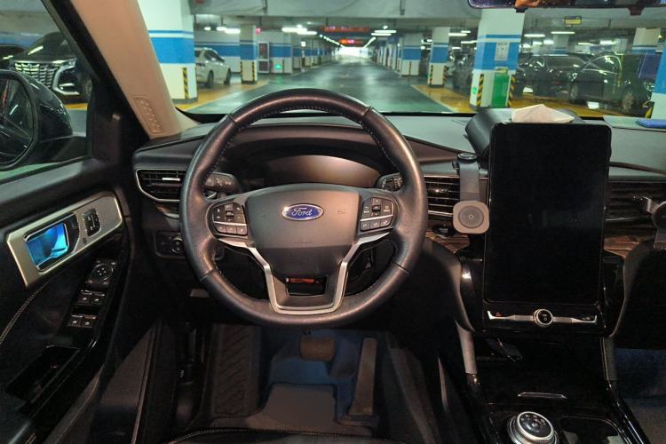 Used Ford Explorer 2020 EcoBoost 285 4x4 Titanium Edition 6 Seats Steering Wheel