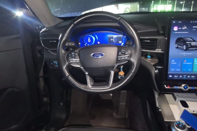 Used Ford Explorer 2020 EcoBoost 285 4x4 Titanium Edition 6 Seats Steering Wheel