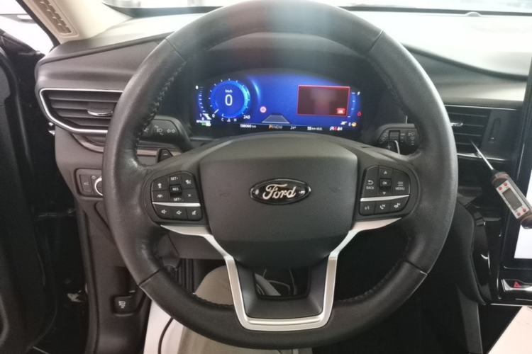 Used Ford Explorer 2020 EcoBoost 285 4x4 Titanium Edition 6 Seats Steering Wheel