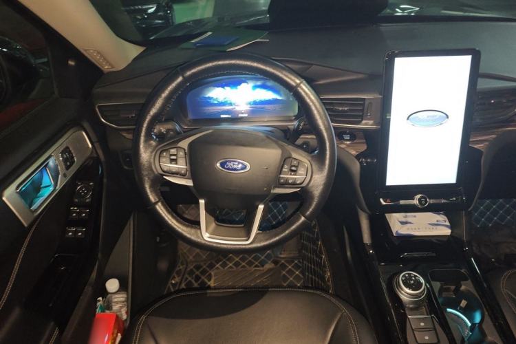 Used Ford Explorer 2020 EcoBoost 285 4x4 Titanium Edition 6 Seats Steering Wheel