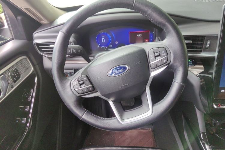 Used Ford Explorer 2020 EcoBoost 285 4x4 Titanium Edition 6 Seats Steering Wheel