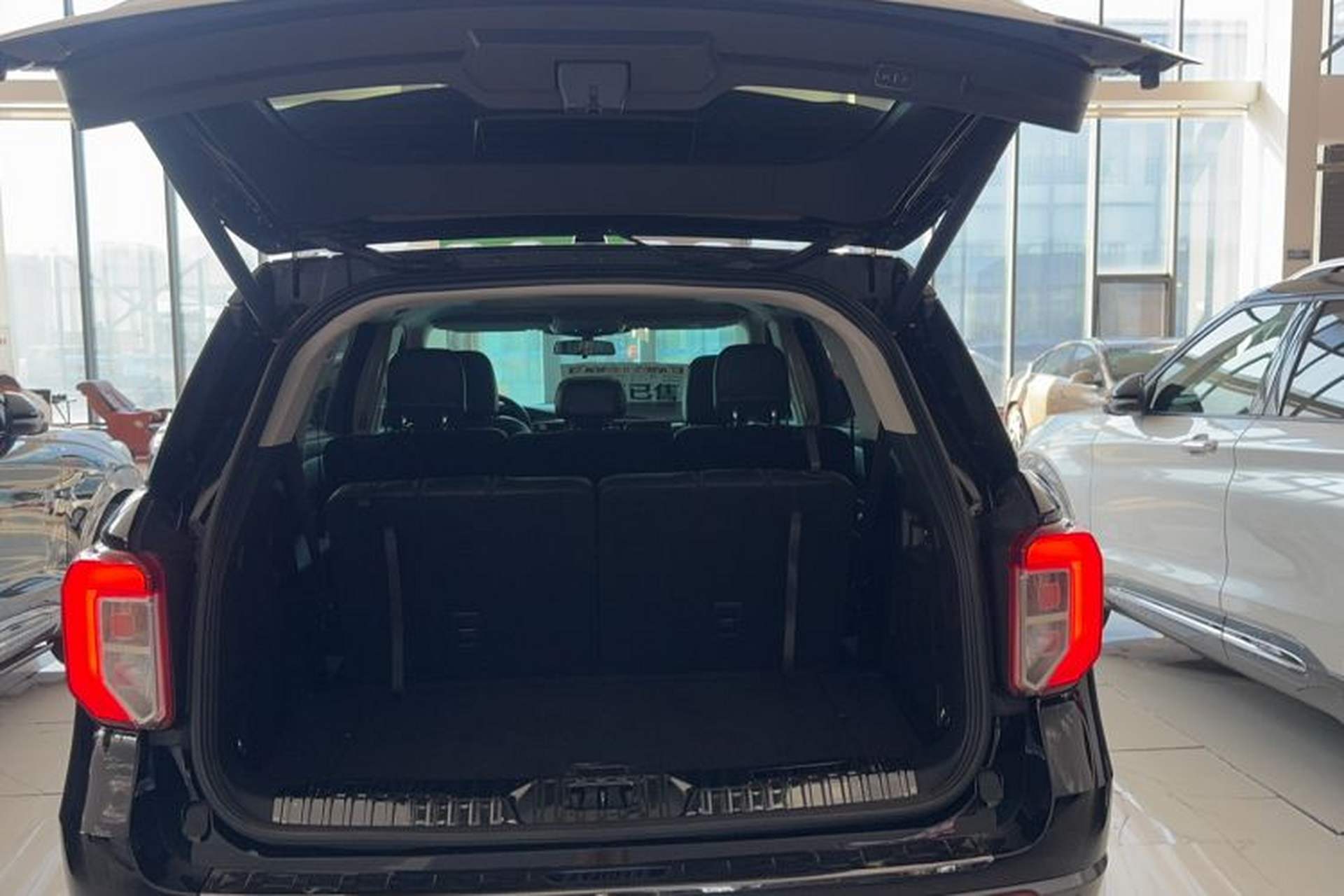 Used Ford Explorer 2020 EcoBoost 285 4x4 Trend Edition 7-Seater Trunk