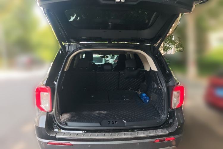Used Ford Explorer 2020 EcoBoost 285 4x4 Titanium Edition 7-Seater Trunk