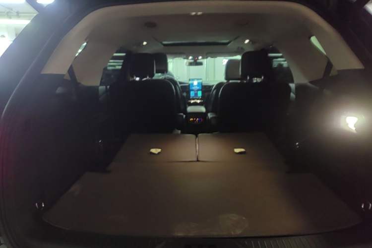 Used Ford Explorer 2020 EcoBoost 285 4x4 Titanium Edition 6 Seats Trunk