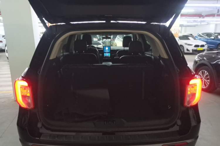 Used Ford Explorer 2020 EcoBoost 285 Four-Wheel Drive Trend Edition 6 Seats Trunk
