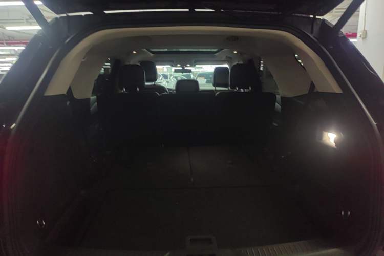 Used Ford Explorer 2020 EcoBoost 285 Rear-Drive Trend Edition 7-Seater Trunk