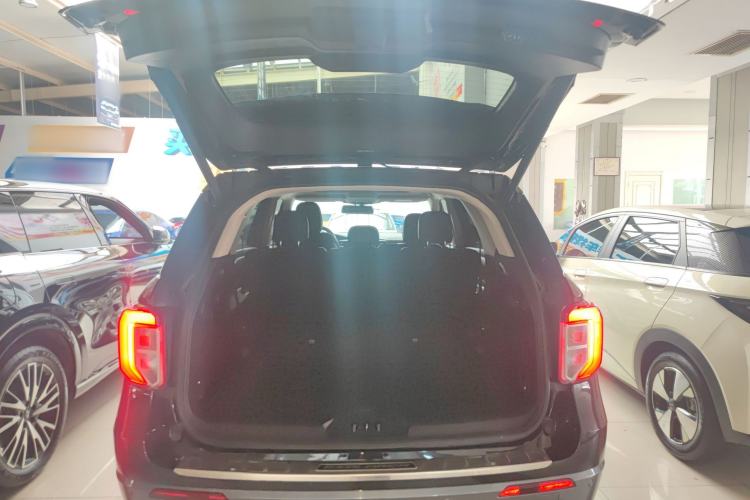 Used Ford Explorer 2020 EcoBoost 285 Rear-Drive Trend Edition 7-Seater Trunk