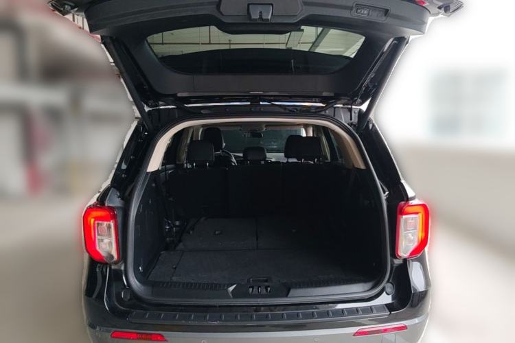 Used Ford Explorer 2020 EcoBoost 285 Rear-Drive Trend Edition 7-Seater Trunk