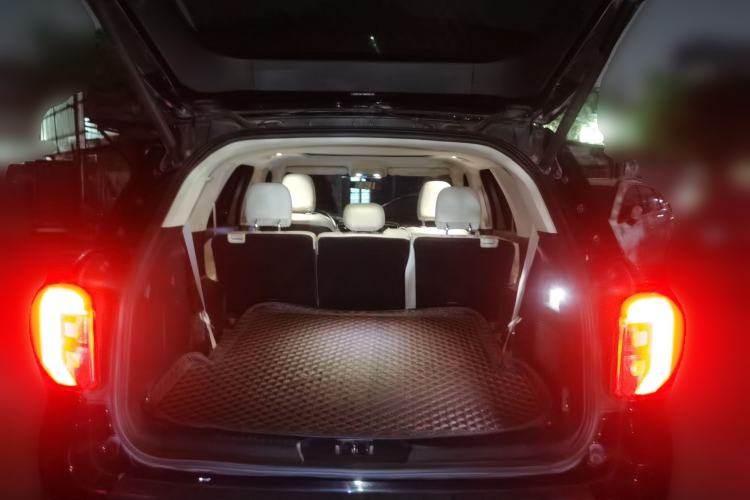Used Ford Explorer 2020 EcoBoost 285 Rear-Drive Trend Edition 7-Seater Trunk