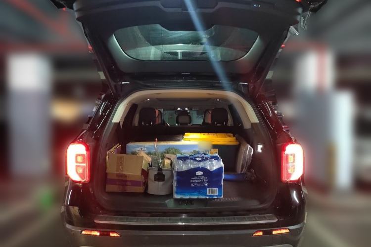Used Ford Explorer 2020 EcoBoost 285 4x4 Titanium Edition 7-Seater Trunk