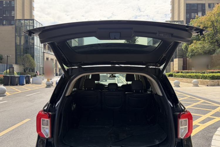 Used Ford Explorer 2020 EcoBoost 285 Rear-Drive Trend Edition 7-Seater Trunk