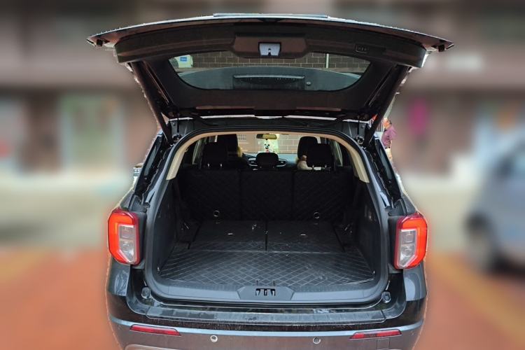 Used Ford Explorer 2020 EcoBoost 285 Rear-Drive Trend Edition 7-Seater Trunk
