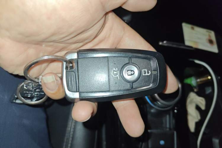Used Ford Explorer 2020 EcoBoost 285 4x4 Titanium Edition 6 Seats Vehicle Key