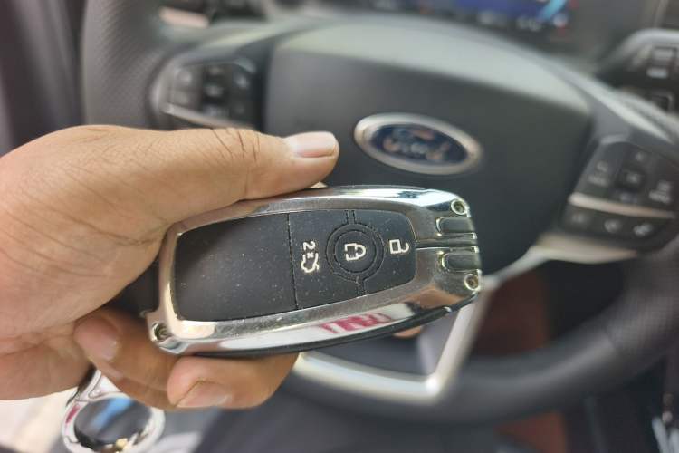 Used Ford Explorer 2020 EcoBoost 285 4x4 Titanium Edition 6 Seats Vehicle Key