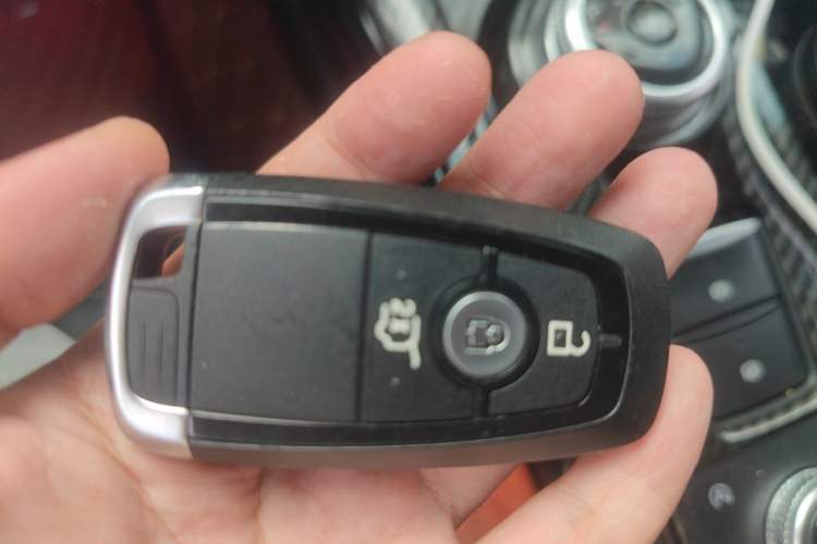 Used Ford Explorer 2020 EcoBoost 285 4x4 Titanium Edition 7-Seater Vehicle Key