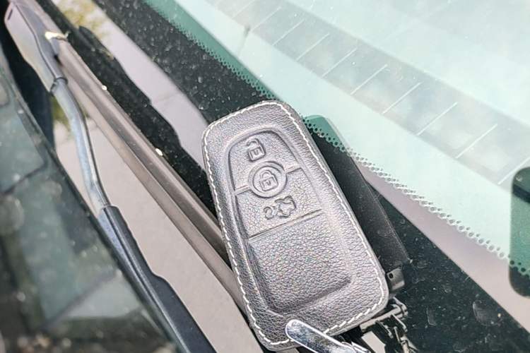 Used Ford Explorer 2020 EcoBoost 285 4x4 Titanium Edition 7-Seater Vehicle Key