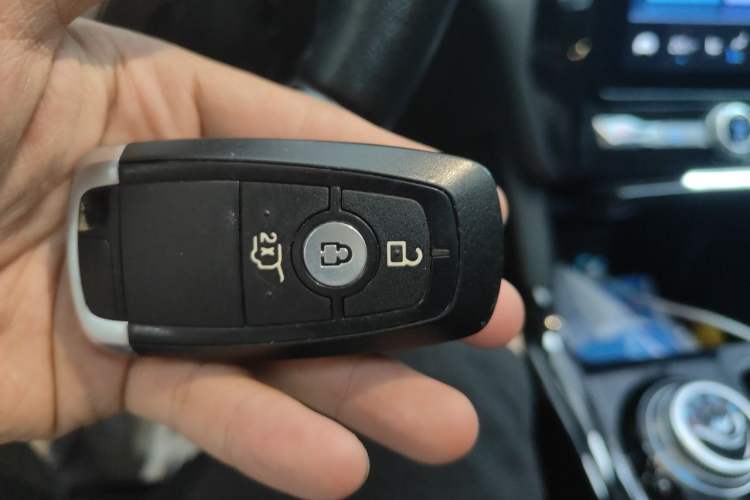 Used Ford Explorer 2020 EcoBoost 285 4x4 Titanium Edition 7-Seater Vehicle Key