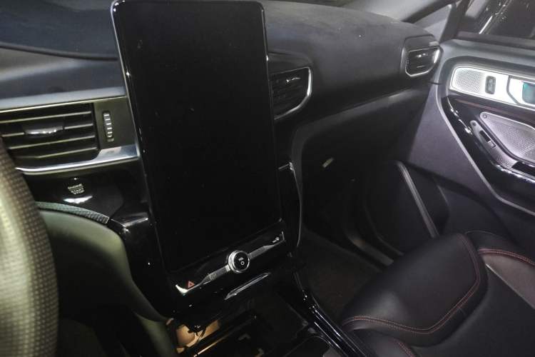 Used Ford Explorer 2020 EcoBoost 285 Four-Wheel Drive Sport Edition ST-LINE 7-Seater Audio And AC Panel