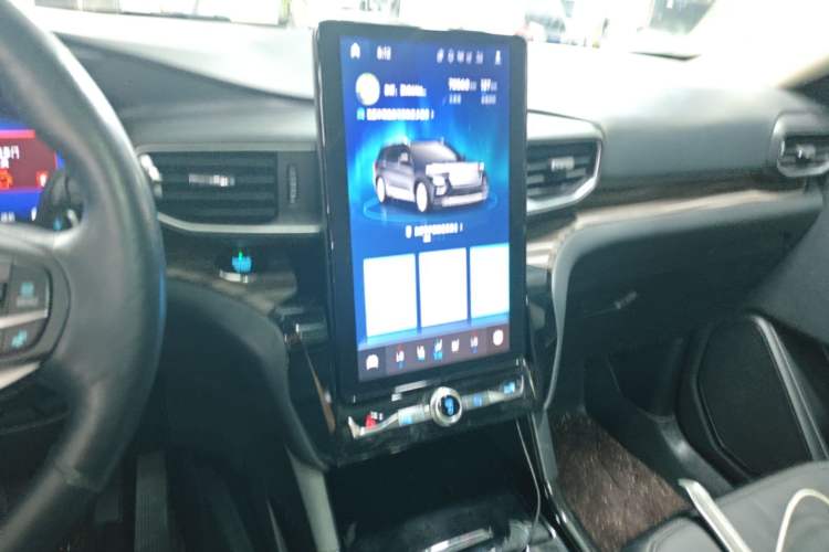 Used Ford Explorer 2020 EcoBoost 285 4x4 Titanium Edition 6 Seats Audio And AC Panel