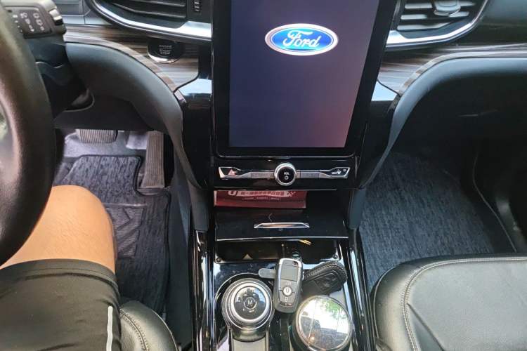 Used Ford Explorer 2020 EcoBoost 285 4x4 Titanium Edition 6 Seats Audio And AC Panel