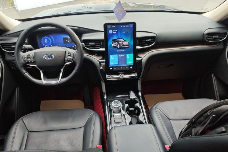 Used Ford Explorer 2020 EcoBoost 285 4x4 Titanium Edition 7-Seater Center Console