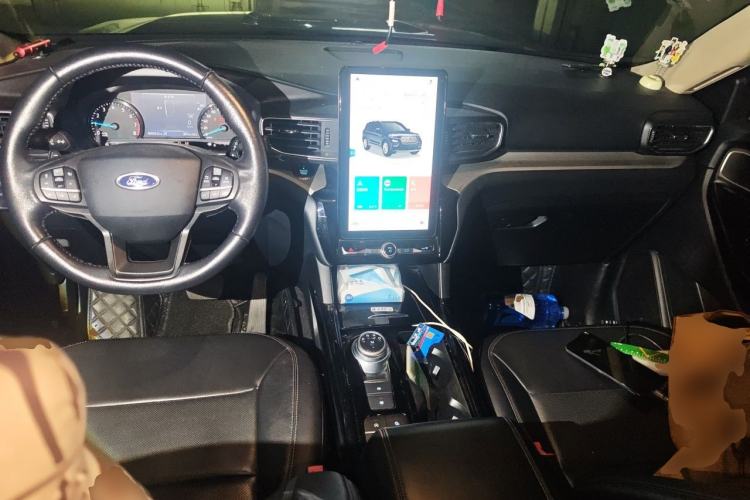 Used Ford Explorer 2020 EcoBoost 285 Rear-Drive Trend Edition 7-Seater Center Console