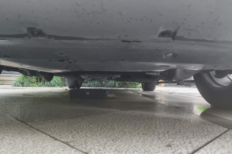 Used Ford Explorer 2020 EcoBoost 285 4x4 Titanium Edition 7-Seater Chassis Front