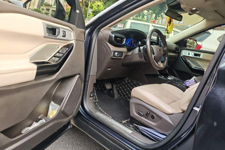 Used Ford Explorer 2020 EcoBoost 285 4x4 Platinum Edition 7-Seater Driver Seat