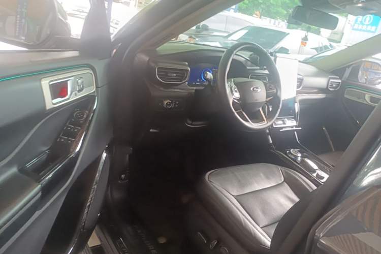 Used Ford Explorer 2020 EcoBoost 285 4x4 Titanium Edition 7-Seater Driver Seat