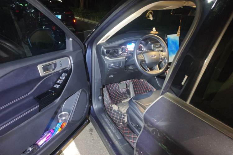 Used Ford Explorer 2020 EcoBoost 285 Rear-Drive Trend Edition 6 Seats Driver Seat