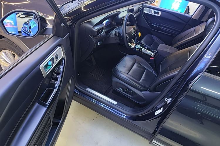 Used Ford Explorer 2020 EcoBoost 285 4x4 Titanium Edition 6 Seats Driver Seat